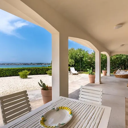 Villa Plemmiria By The Sea By Wonderful Italy Syracuse